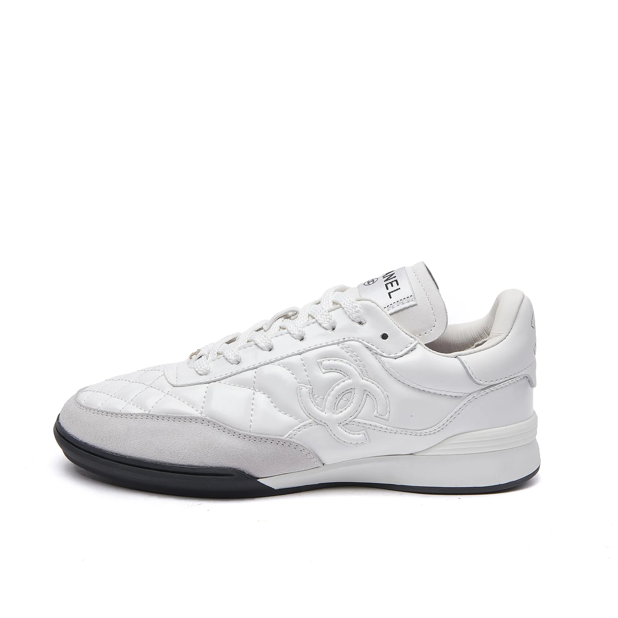 👟👟Ex-factory price 560👟👟 Chanel Chanel - 2024 counter top casual sports shoes This classic design; the upper is electro-embroidered with a variety of techniques; the outsole is fashionable and sporty; it is unusual to incorporate a variety of color matching elements... The diversified mix and match is very beautiful and versatile, casual, fashionable, sports and outdoor can be taken into account... ꫛꫀꪝ Go➫ Material: ❶Upper is made of: Original imported mixed-breed sheep ❷Inside made of: original imported breathable sheepskin ❸Outsole based on: original TPU outsole Full set of boutique packaging for women 35–41